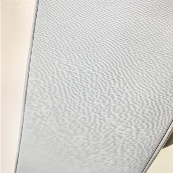 🌺 PRADA Saffiano 🌺 - Picture 4 of 10